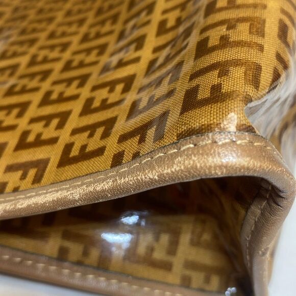 Fendi cosmetic clutch - Picture 7 of 13